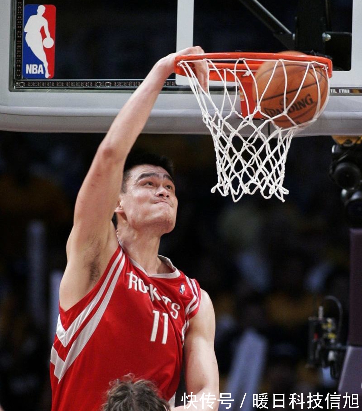 目光纷纷锁 目光纷纷锁