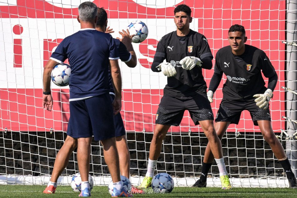 他的职业精 他的职业精