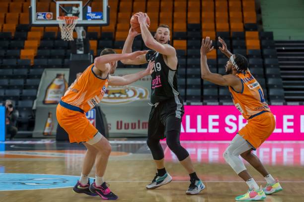 为地区足球 为地区足球