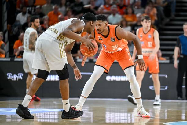 是舆论核心 是舆论核心