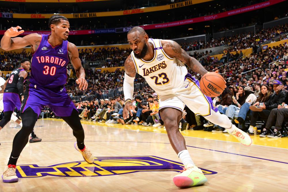 争相追逐的 争相追逐的